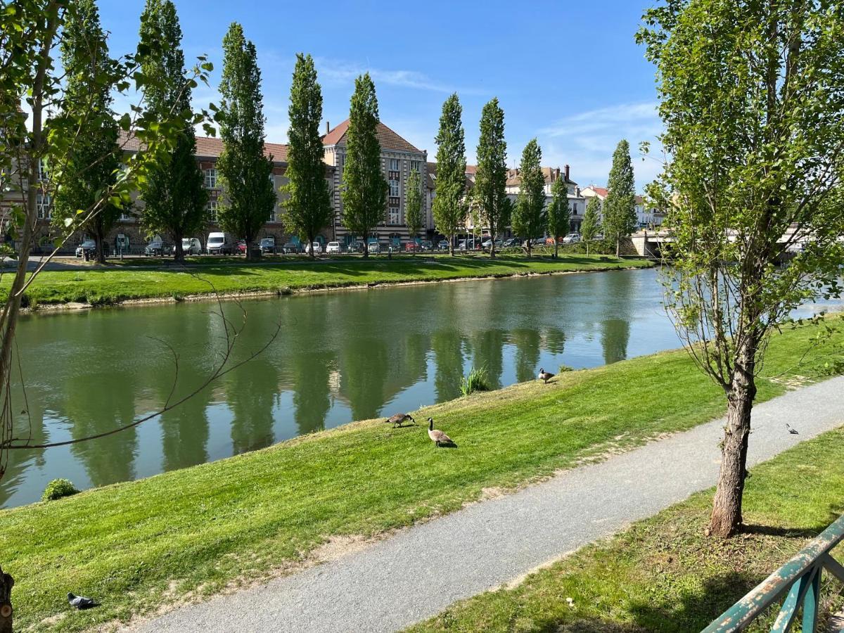 Le Rene Pouteau Apartment Melun